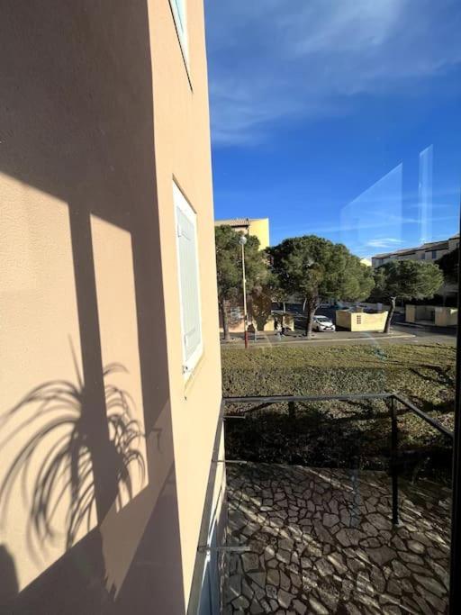 St-Pierre-La-Mer, Bel Appartement A Dans Residence Avec Piscine Et Tennis Entre 5 Et 10 Min De La Plage Fleury  Luaran gambar