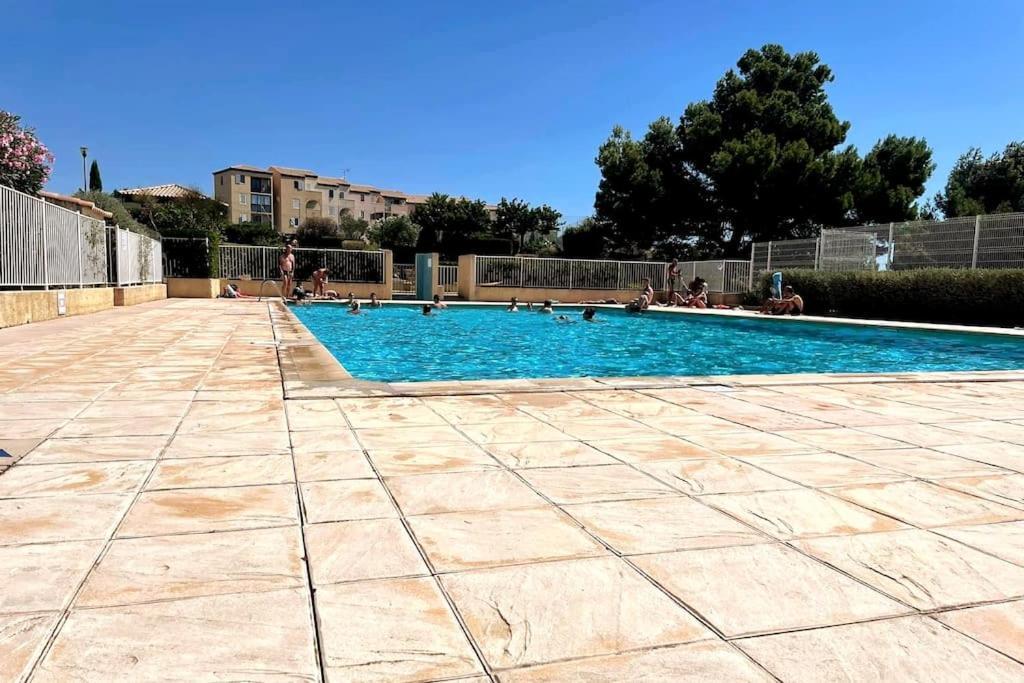 St-Pierre-La-Mer, Bel Appartement A Dans Residence Avec Piscine Et Tennis Entre 5 Et 10 Min De La Plage Fleury  Luaran gambar